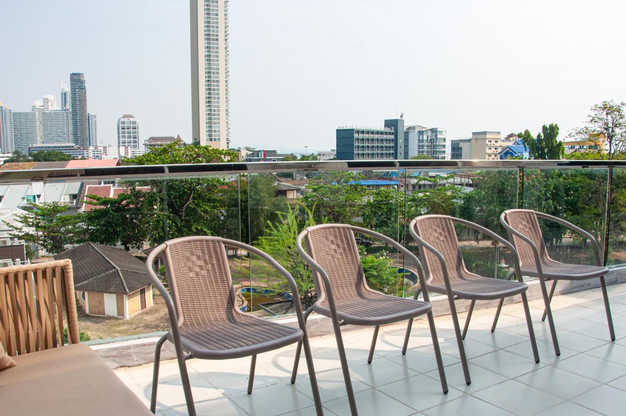 Ht9 Hotel Jomtien Beach Eksteriør billede